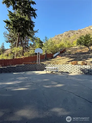 $420,000 | 132 Montvue Drive, Omak, WA 98841