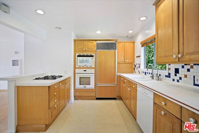 $965,000 | 3870 Udell Court, Los Angeles, CA 90027