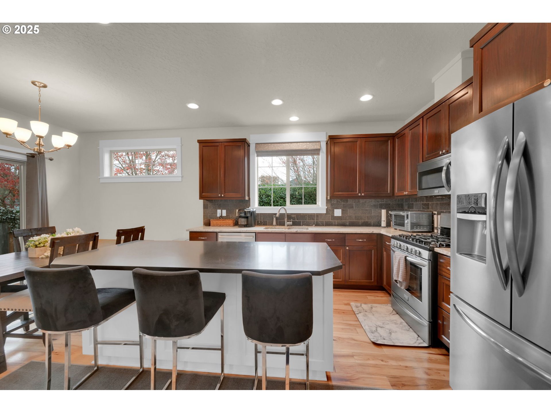 303 Lenore Loop Eugene, OR 97404 - Photo 12 of 41