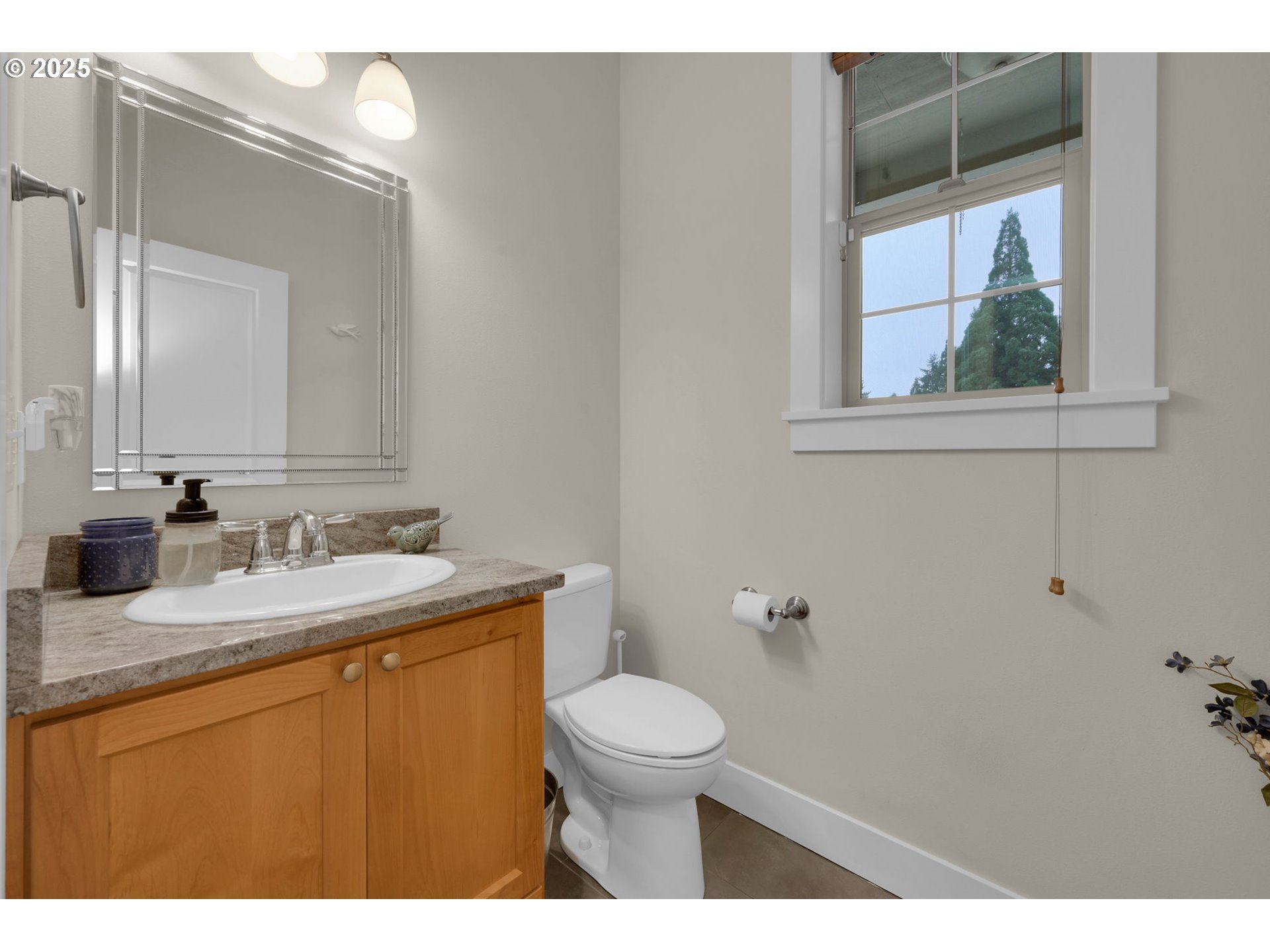 303 Lenore Loop Eugene, OR 97404 - Photo 15 of 41 Bathroom