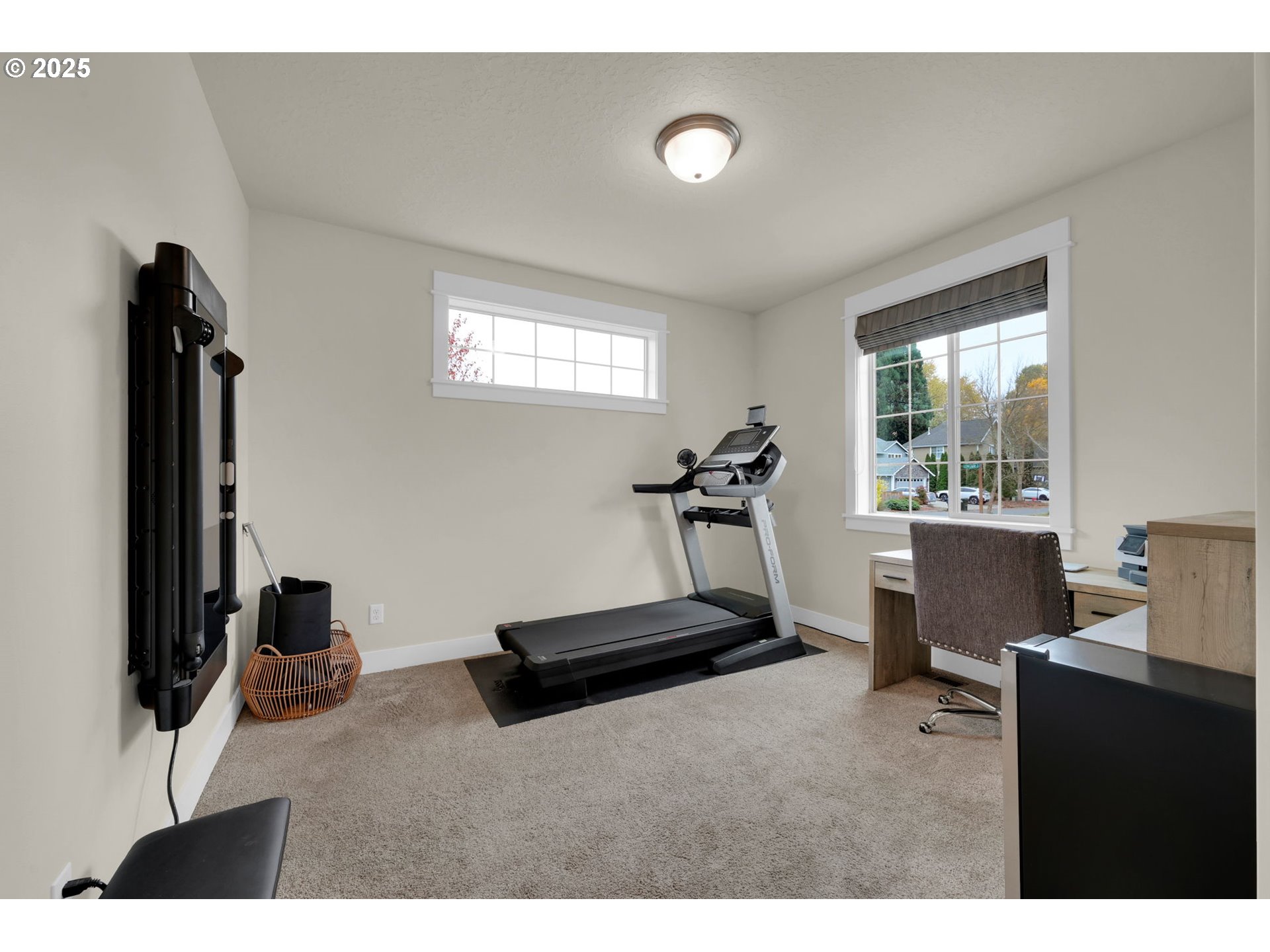 303 Lenore Loop Eugene, OR 97404 - Photo 16 of 41 Den/Office