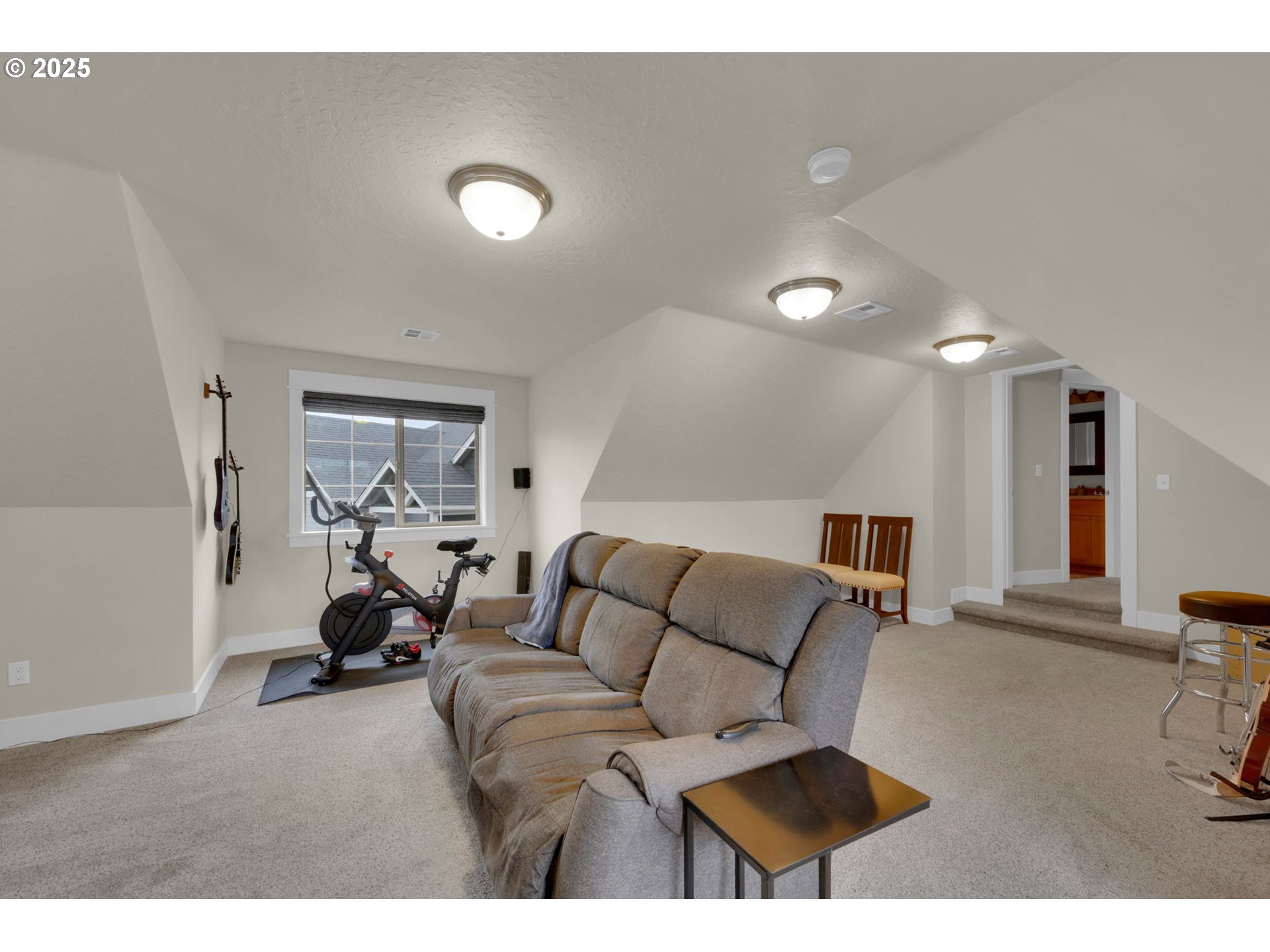 303 Lenore Loop Eugene, OR 97404 - Photo 27 of 41