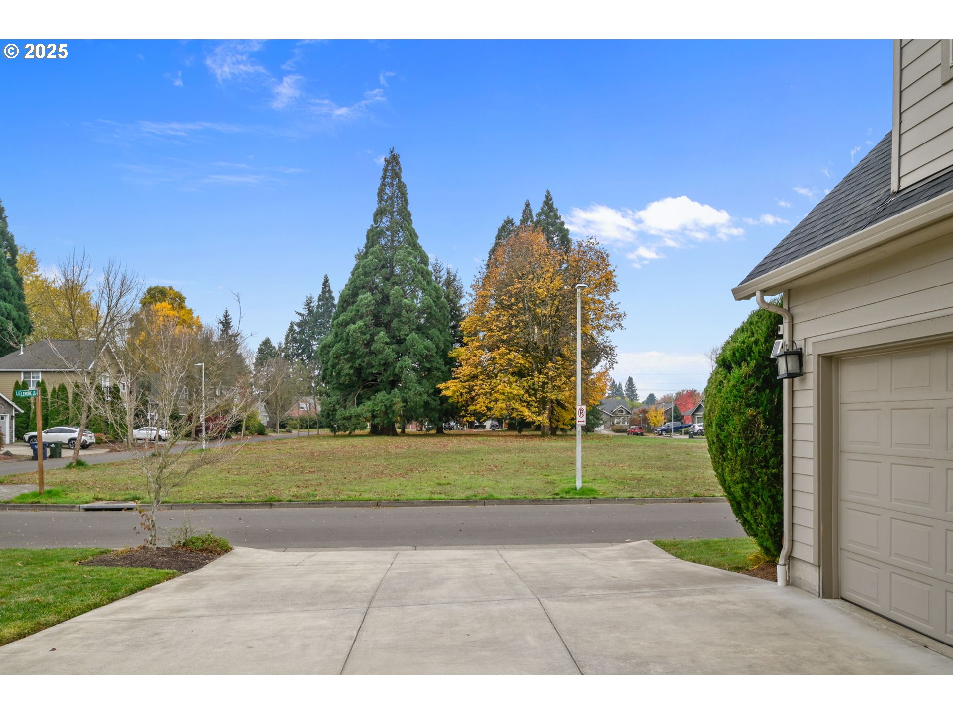 303 Lenore Loop Eugene, OR 97404 - Photo 34 of 41