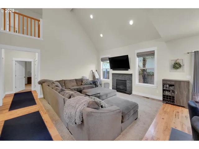 $619,999 | 303 Lenore Loop, Eugene, OR 97404