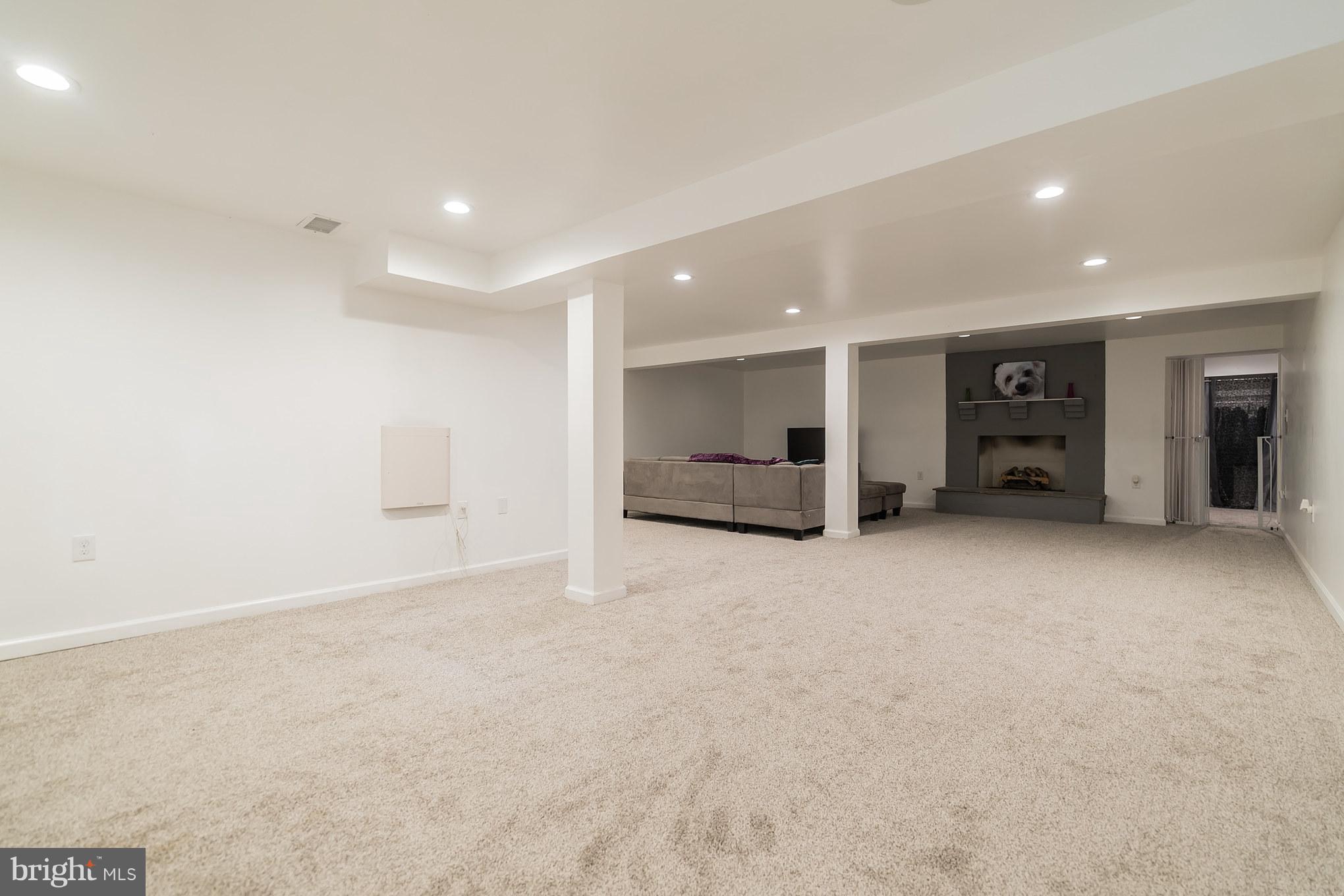 9541 Warfield Road Gaithersburg, MD 20882 - Photo 20 of 29 Space for a pool or ping pong table.