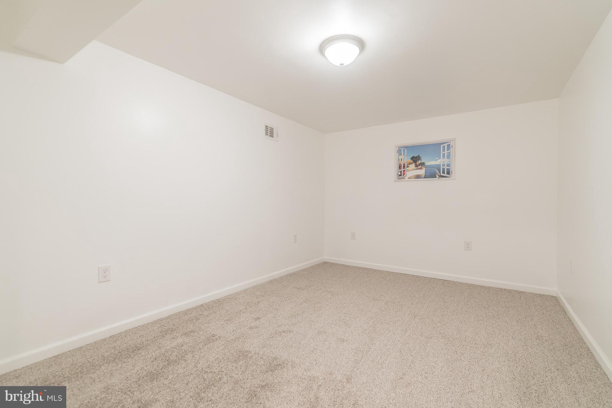 9541 Warfield Road Gaithersburg, MD 20882 - Photo 21 of 29 Den, Library exercise room.
