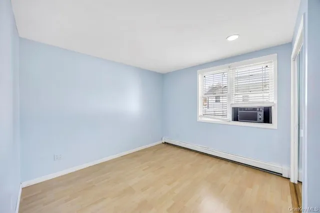 $649,000 | 297 Catskill Avenue, Lindenhurst, NY 11757