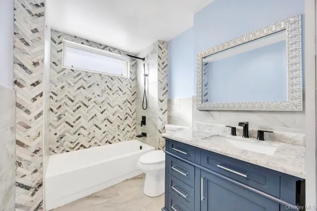 $649,000 | 297 Catskill Avenue, Lindenhurst, NY 11757