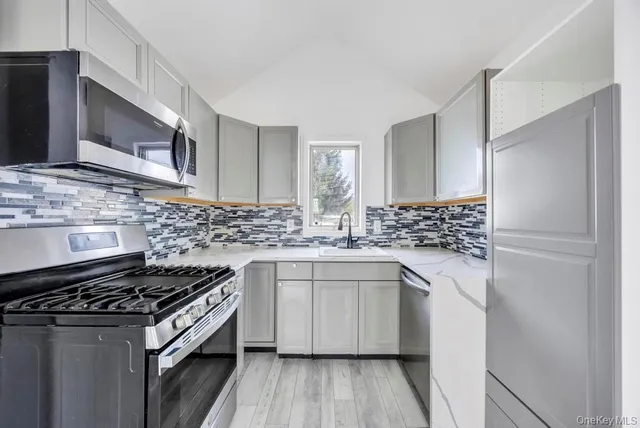 $649,000 | 297 Catskill Avenue, Lindenhurst, NY 11757