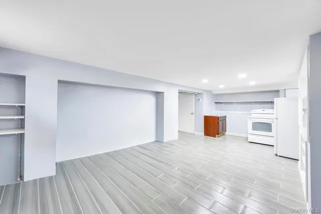 $649,000 | 297 Catskill Avenue, Lindenhurst, NY 11757