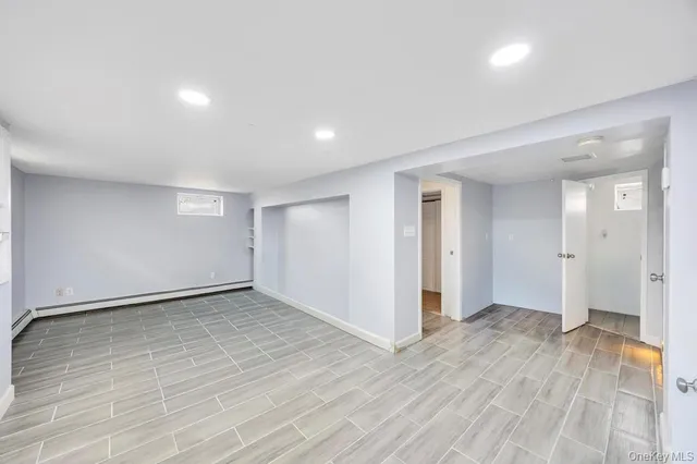 $649,000 | 297 Catskill Avenue, Lindenhurst, NY 11757