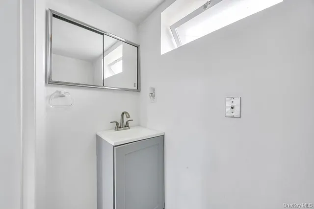 $649,000 | 297 Catskill Avenue, Lindenhurst, NY 11757