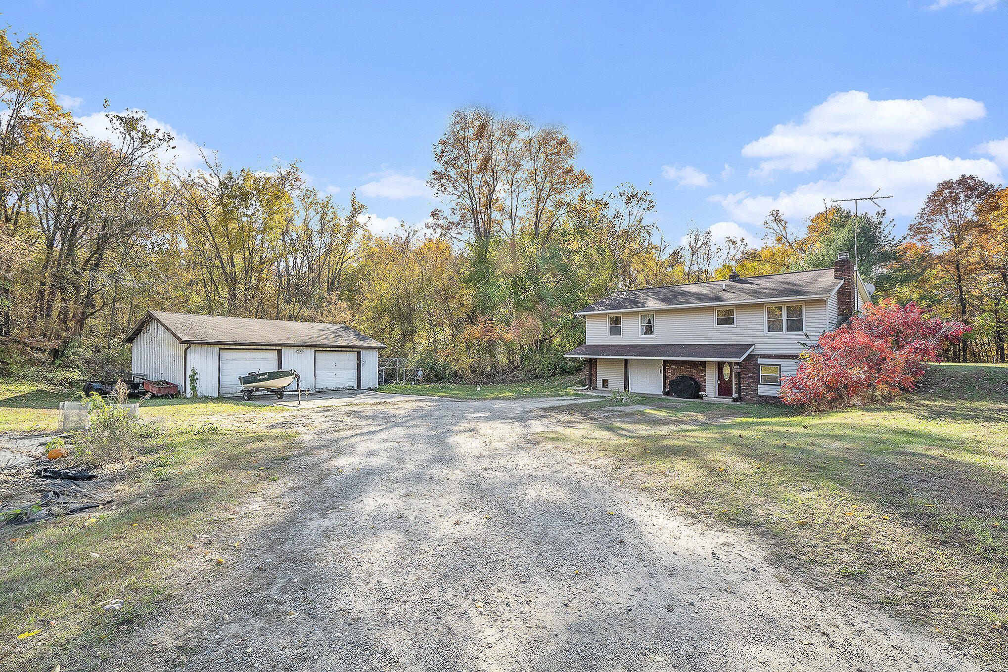 1695 Pifer Road Delton, MI 49046 - Photo 3 of 22 036_pifer_990