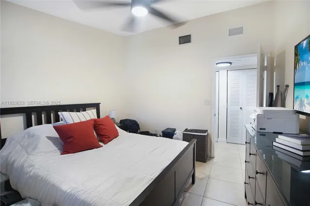 $2,400 | 6245 Southwest 47th Manor, Unit 204, Davie, FL 33314