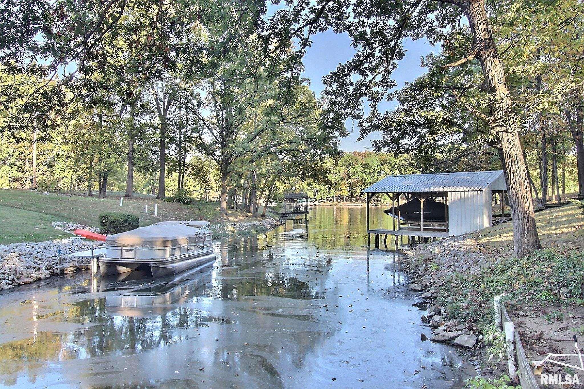 15932 Spruce Lane Girard, IL 62640 - Photo 5 of 21