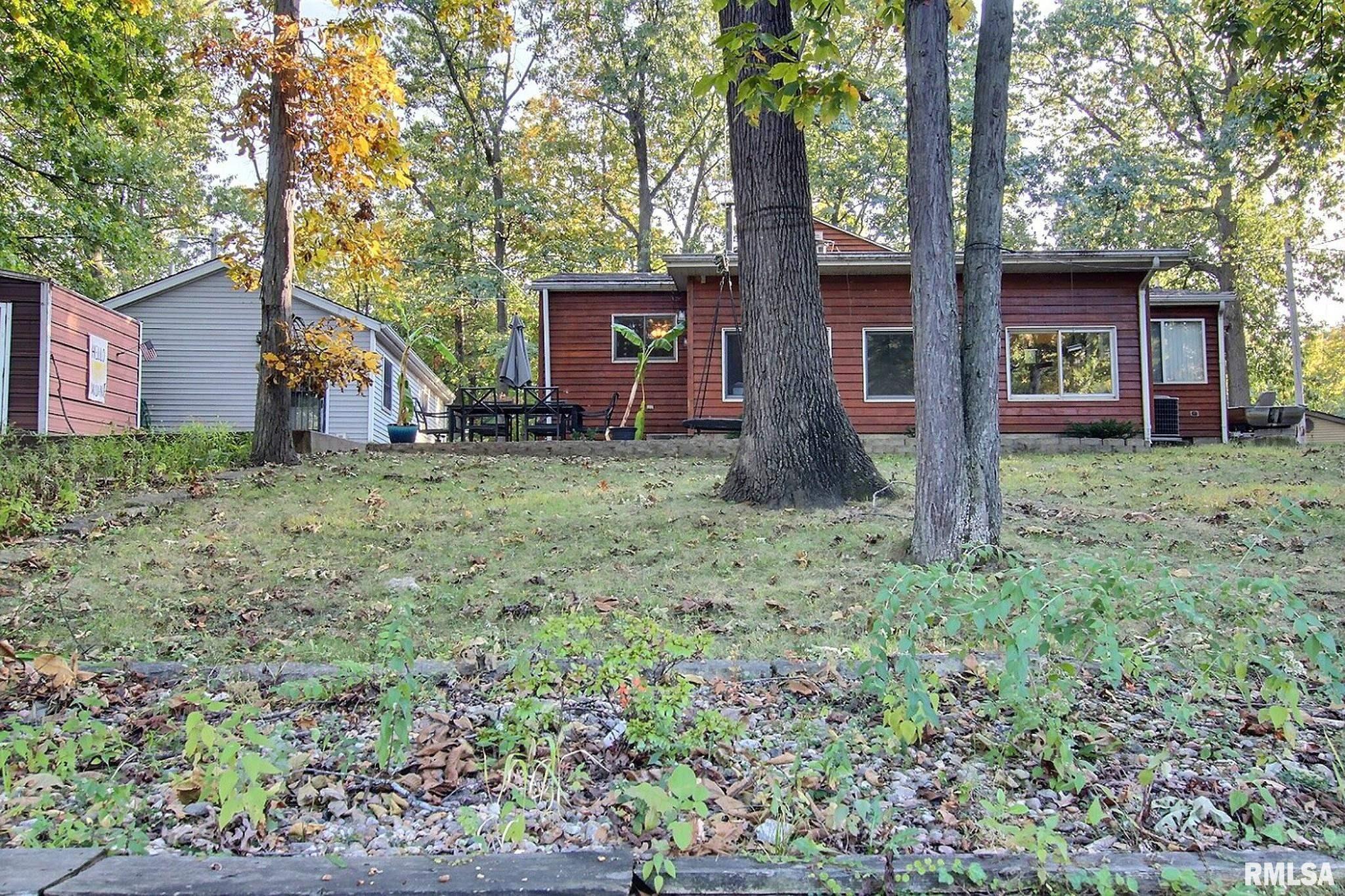 15932 Spruce Lane Girard, IL 62640 - Photo 6 of 21