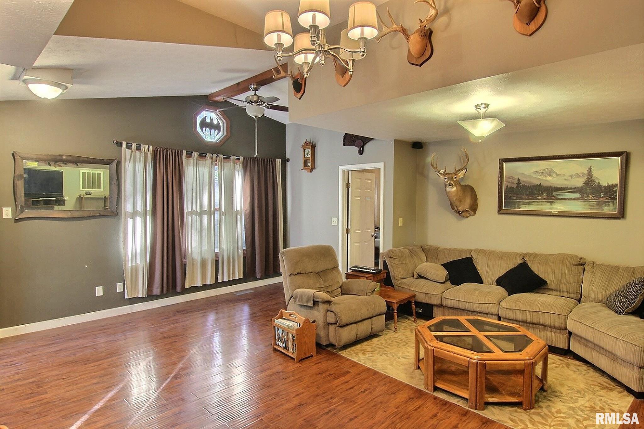 15932 Spruce Lane Girard, IL 62640 - Photo 9 of 21