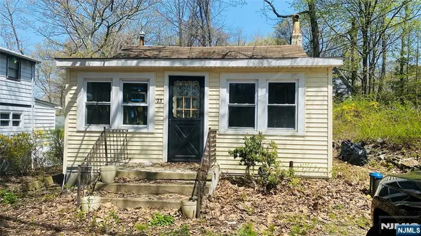 $2,425 | 23 Elizabeth Road, West Milford, NJ 07421