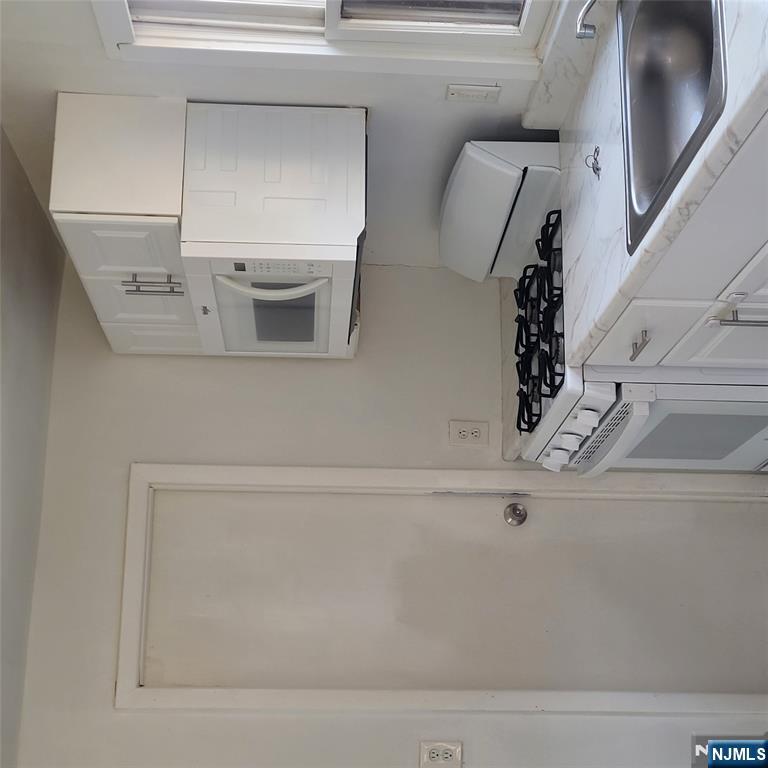 23 Elizabeth Road West Milford, NJ 07421 - Photo 6 of 11