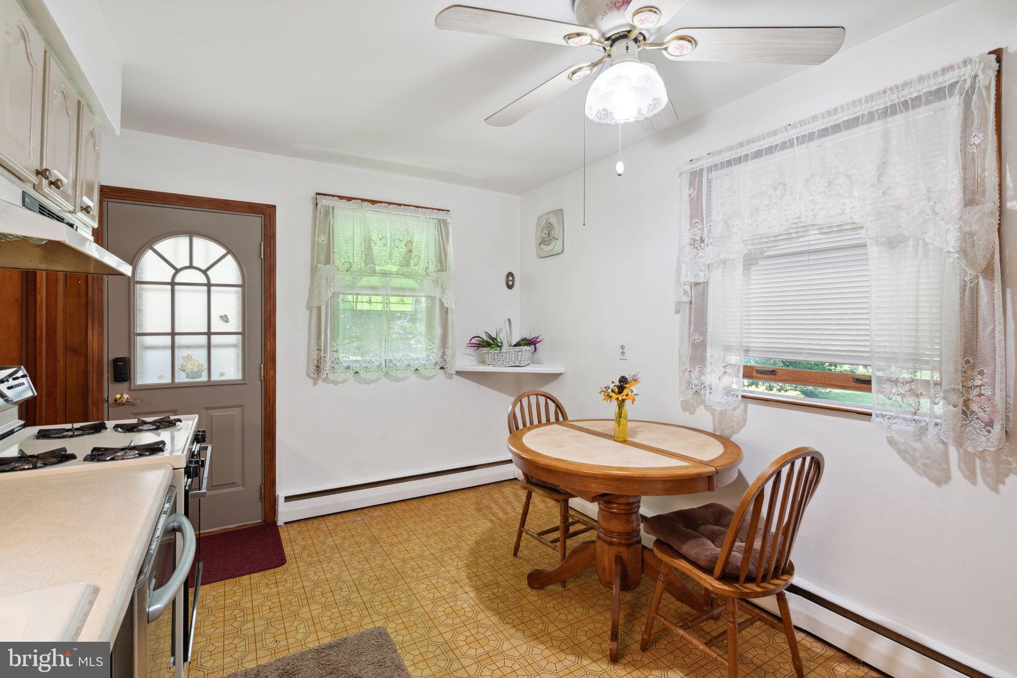 828 Medway Road Philadelphia, PA 19115 - Photo 12 of 37