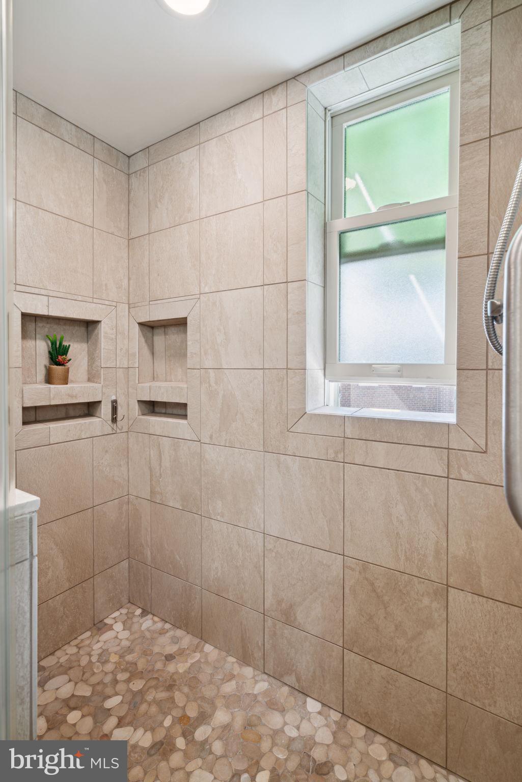 828 Medway Road Philadelphia, PA 19115 - Photo 18 of 37