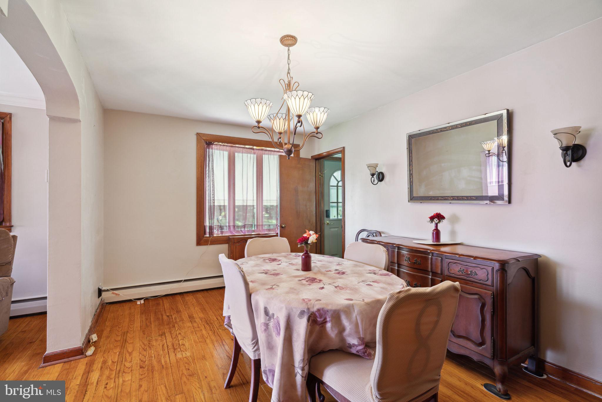 828 Medway Road Philadelphia, PA 19115 - Photo 8 of 37