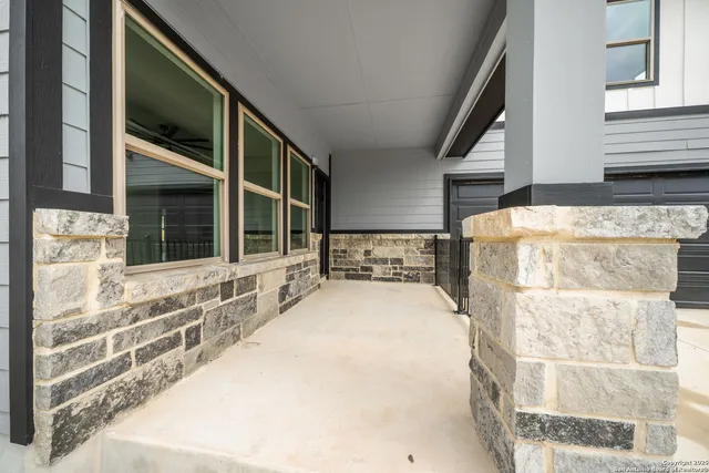 a house view with a outdoor space