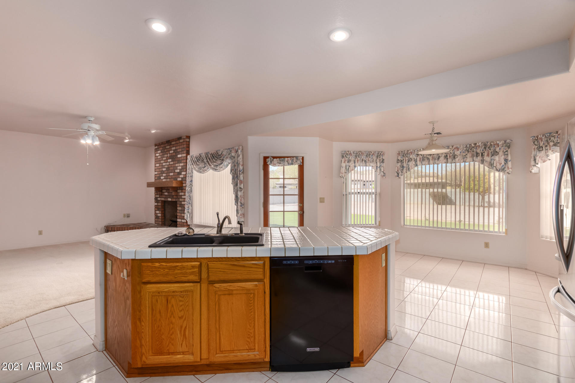 4634 West Saddlehorn Road Phoenix, AZ 85083 - Photo 15 of 30 0016-Saddlehorn-17