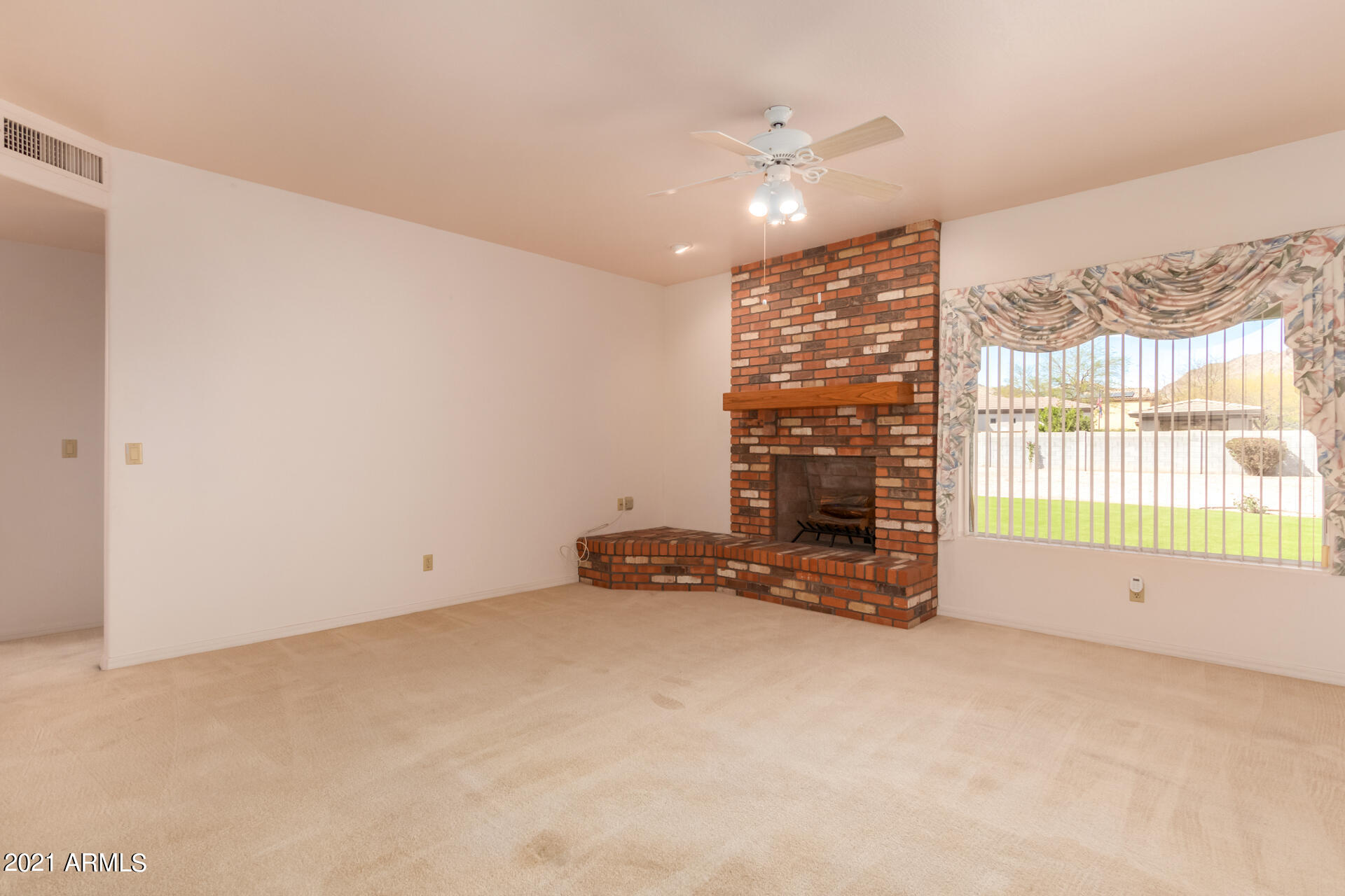 4634 West Saddlehorn Road Phoenix, AZ 85083 - Photo 17 of 30 0012-Saddlehorn-13