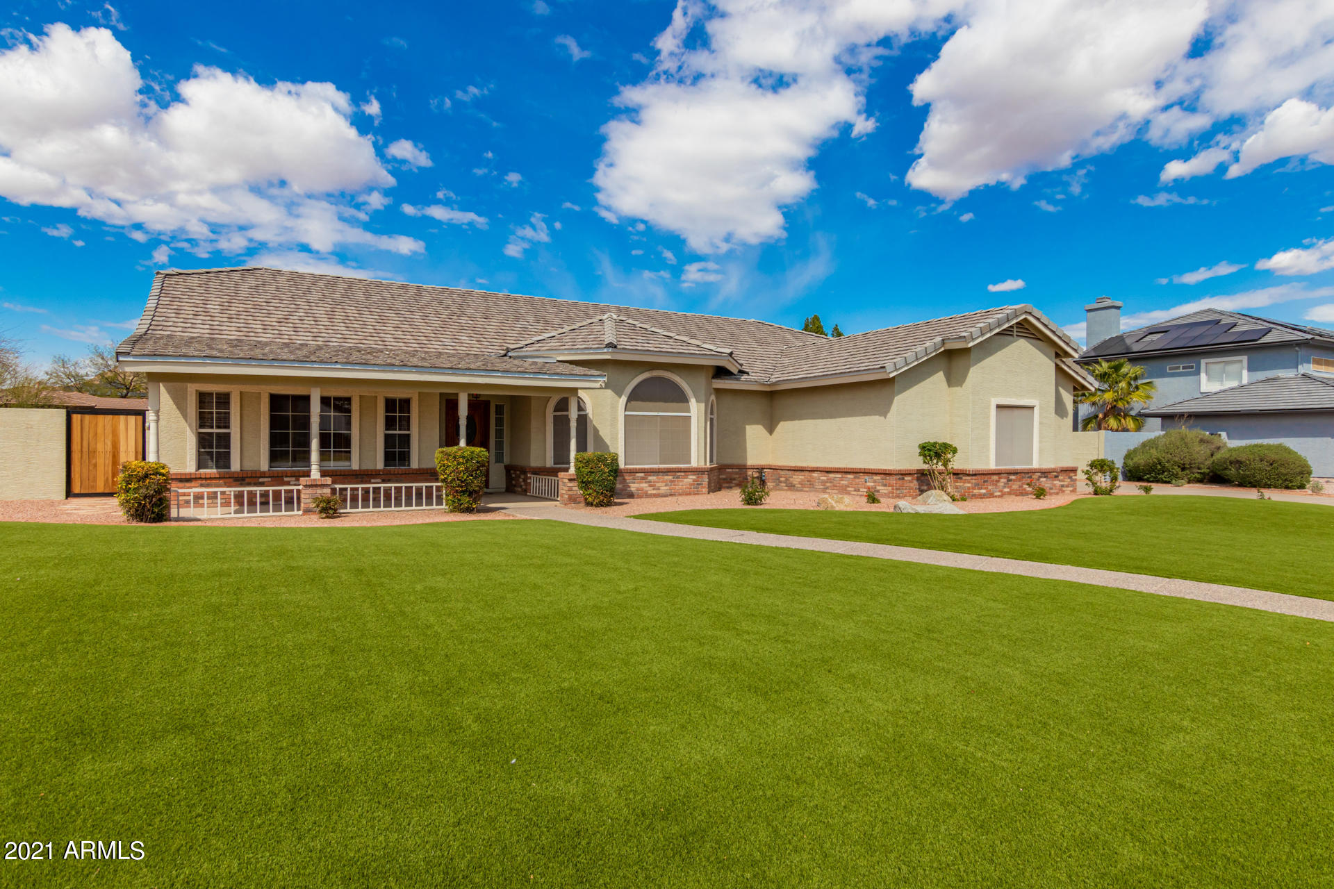 4634 West Saddlehorn Road Phoenix, AZ 85083 - Photo 4 of 30 0002-Saddlehorn-2
