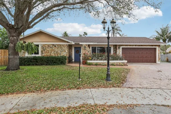 $729,000 | 11744 Southwest 53rd Court, Cooper City, FL 33330