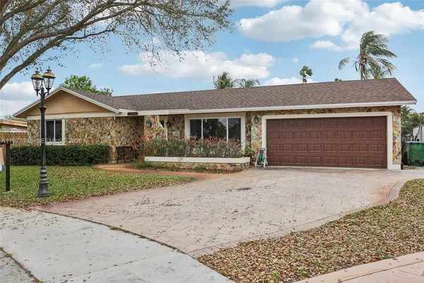 $729,000 | 11744 Southwest 53rd Court, Cooper City, FL 33330