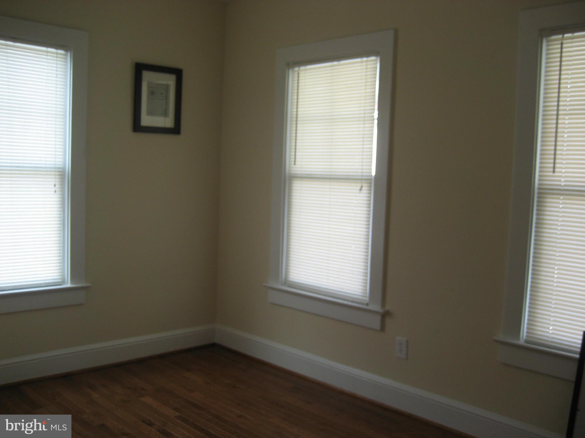 5945 Addison Road Capitol Heights, MD 20743 - Photo 16 of 28 Living Room