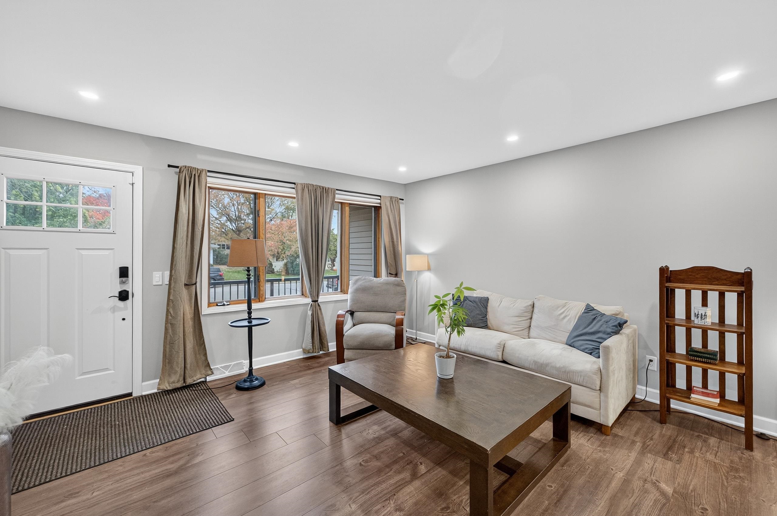 280 Ash Street Oregon, WI 53575 - Photo 2 of 29