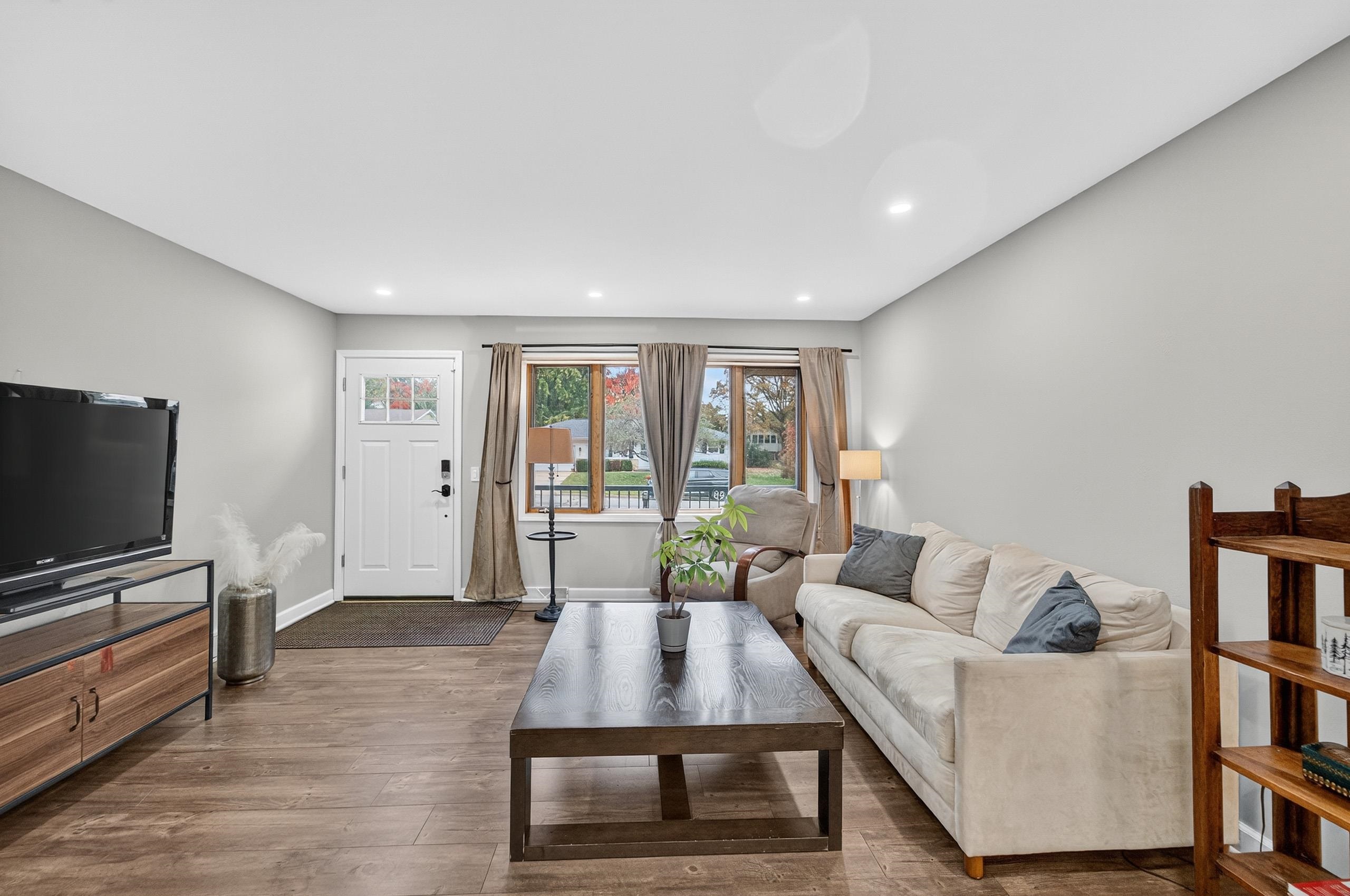 280 Ash Street Oregon, WI 53575 - Photo 4 of 29