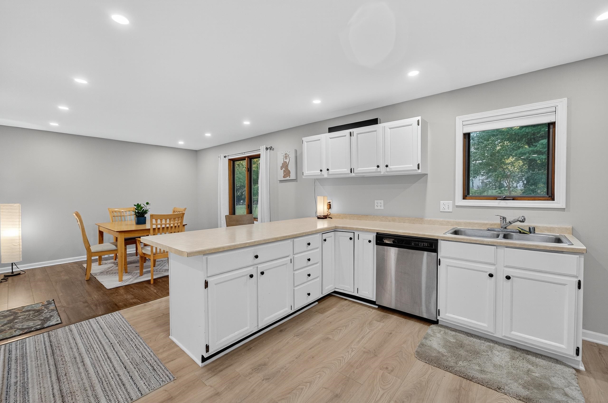 280 Ash Street Oregon, WI 53575 - Photo 10 of 29