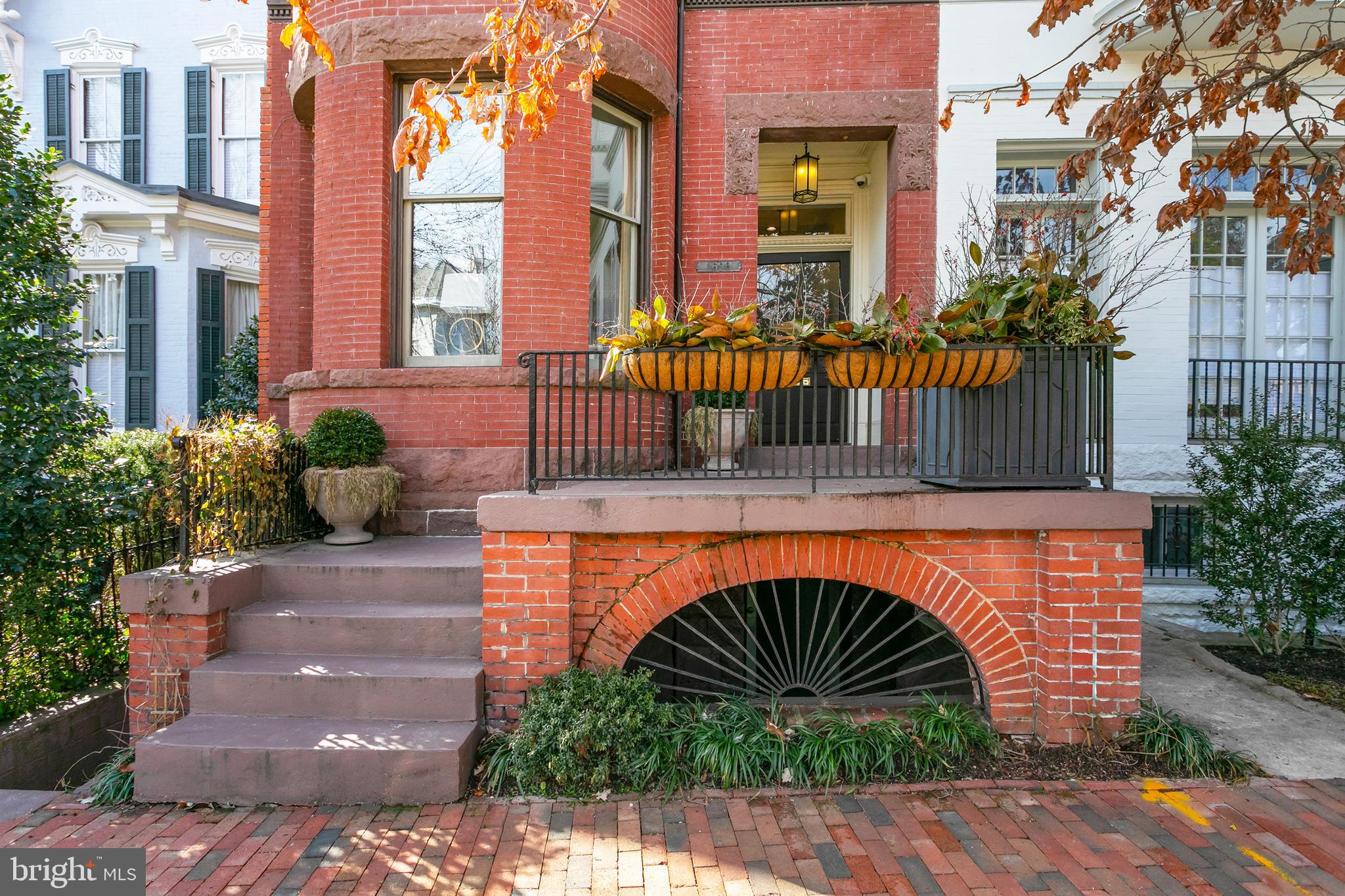 1696 31st Street Northwest Washington, DC 20007 - Photo 2 of 5 Gallery Image 2