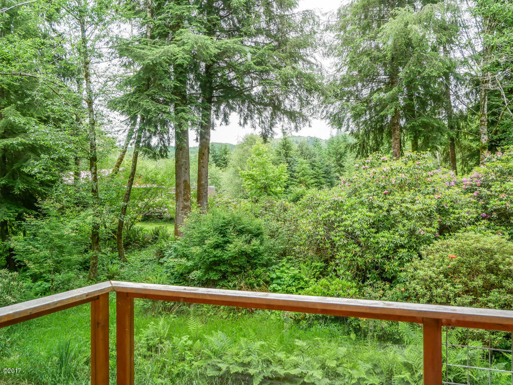 847 Hamer Road Siletz, OR 97380 - Photo 24 of 79 Deck off master suite