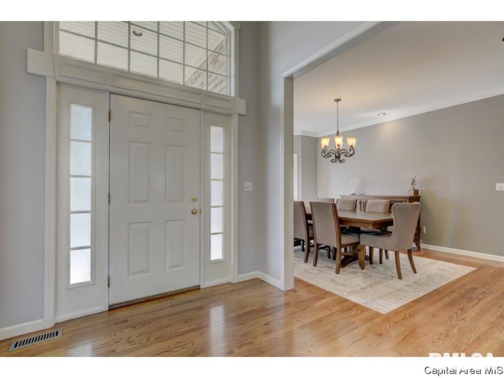 2909 Eagle Trace Court Springfield, IL 62711 - Photo 2 of 35