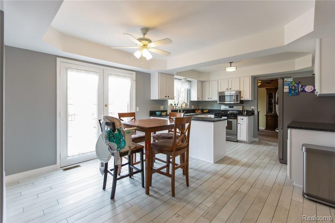 2269 Norton Road Rochester, MI 48307 - Photo 10 of 31 10.jpg