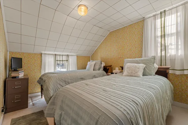 $300,000 | 633 Brown Street, Niles, MI 49120