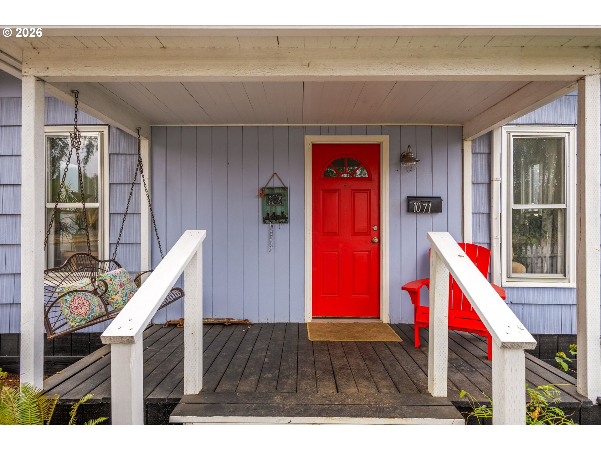 1071 Southwest Church Street Dallas, OR 97338 - Photo 3 of 27 a living room with furniture and a wooden floor
