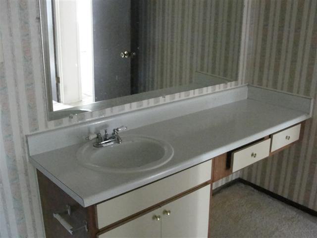 30229 Utica Road, Unit 62 Roseville, MI 48066 - Photo 2 of 8 31025352-1.JPG