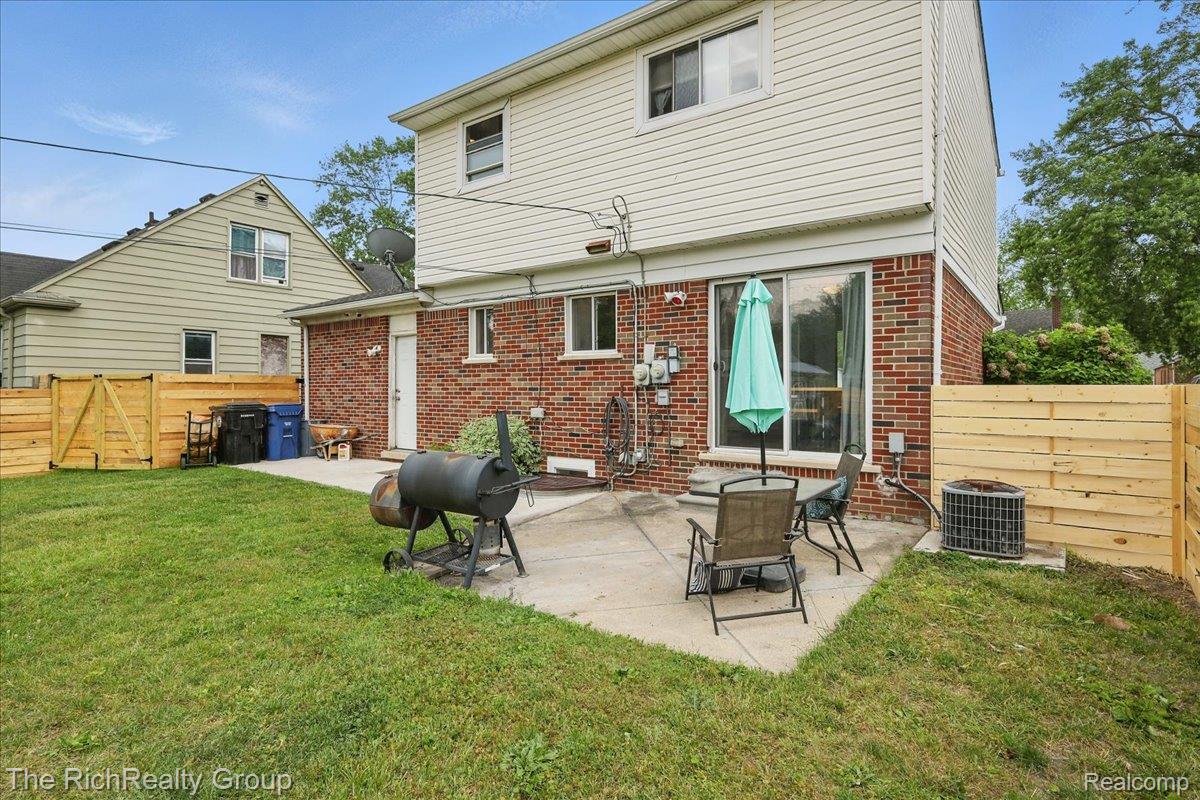 19434 Garfield Street Redford, MI 48240 - Photo 33 of 42 35-Photo_052.jpg