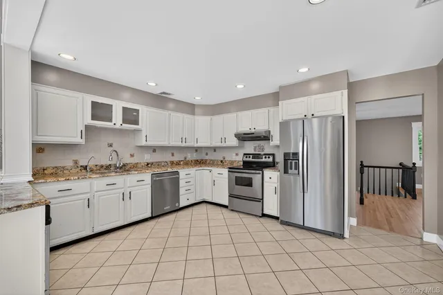 $828,000 | 6 Bradner Drive, Warwick, NY 10990