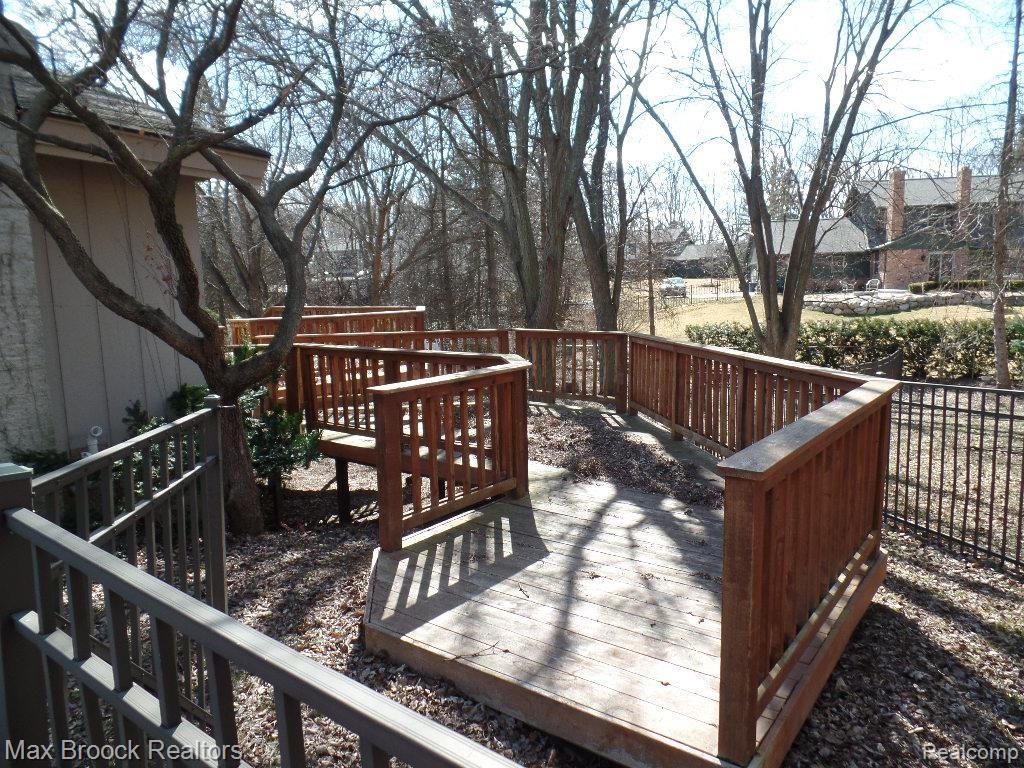 4026 Nearbrook Road Bloomfield Hills, MI 48302 - Photo 48 of 52 087.jpg