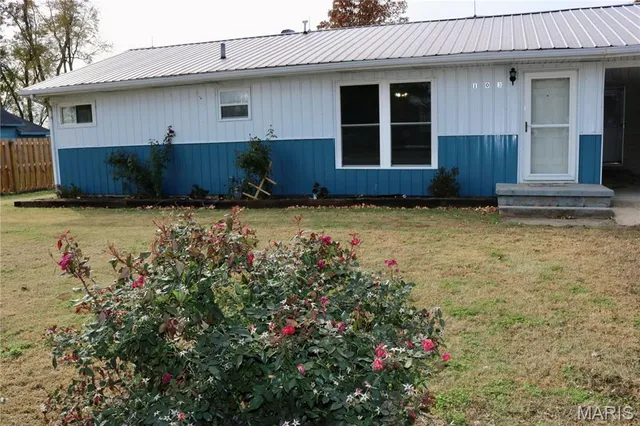 $175,000 | 103 South Calvin Street, Matthews, MO 63867