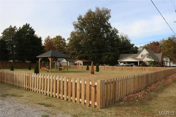 $175,000 | 103 South Calvin Street, Matthews, MO 63867