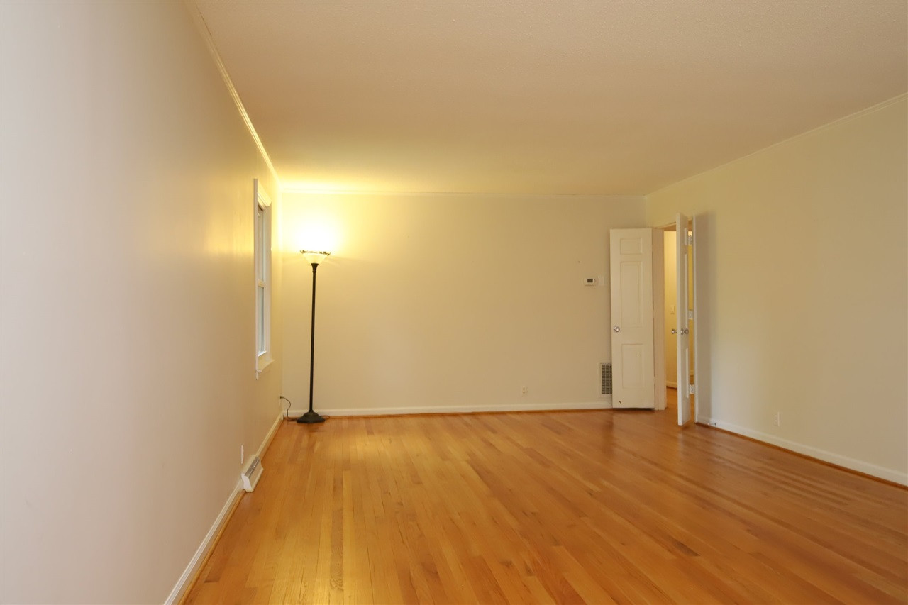 3909 Hope Valley Road Durham, NC 27707 - Photo 5 of 27 Photo 5