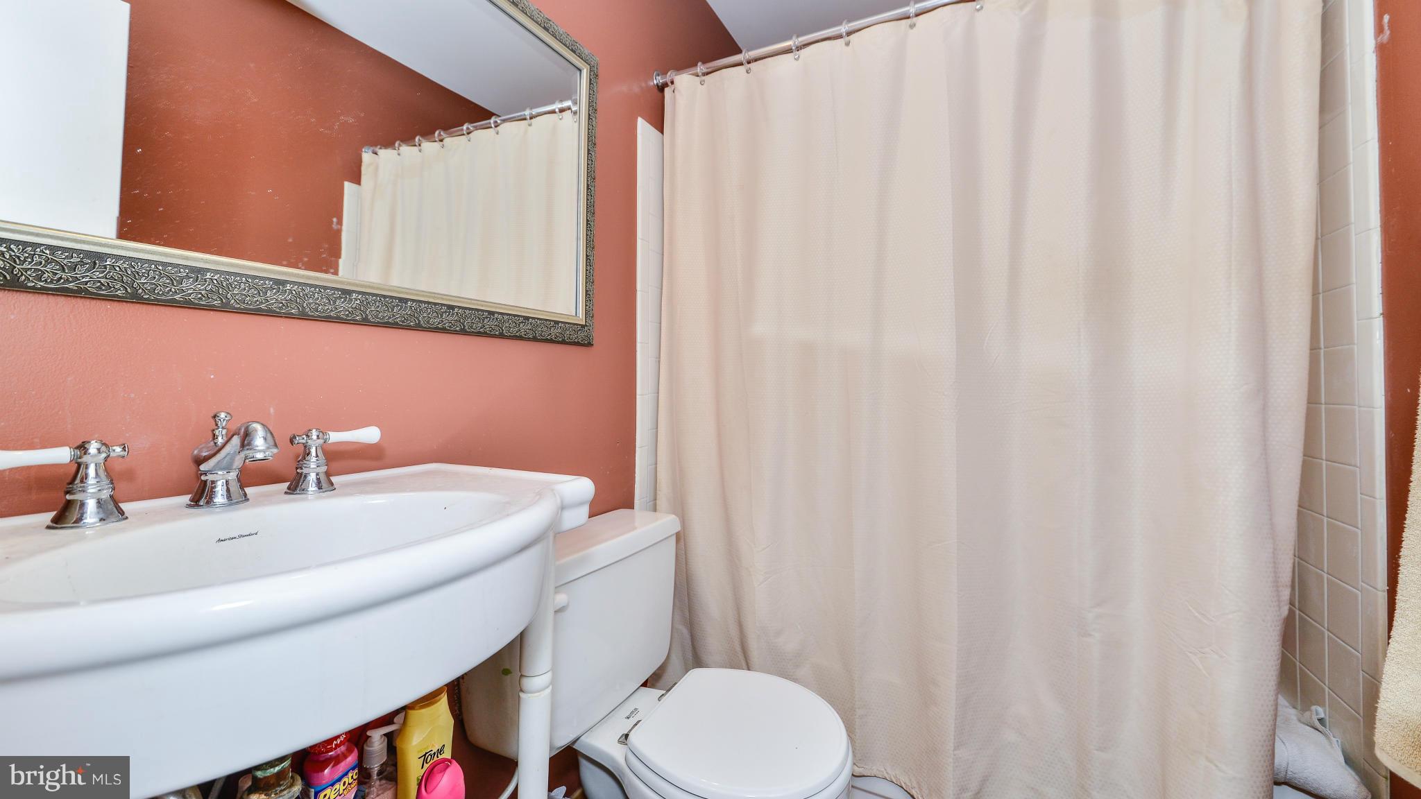 2399 Hunters Square Court Reston, VA 20191 - Photo 13 of 30 Bath